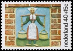 NVPH 1080 - Kinderzegel 1975 - Melkmeisje